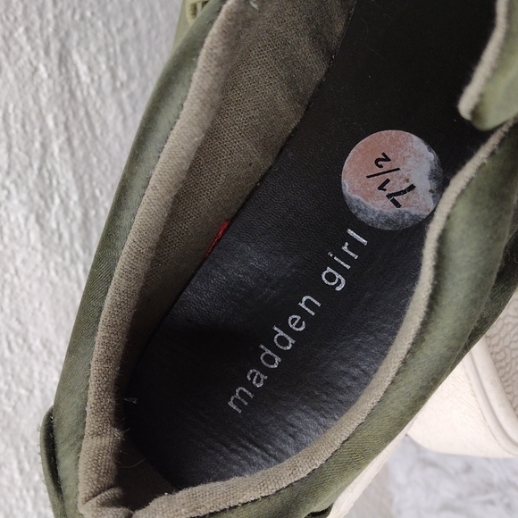 Madden Girl Laney Green Satin Fabric No Lace Low Top Slip On Platform Sn… - Picture 10 of 14